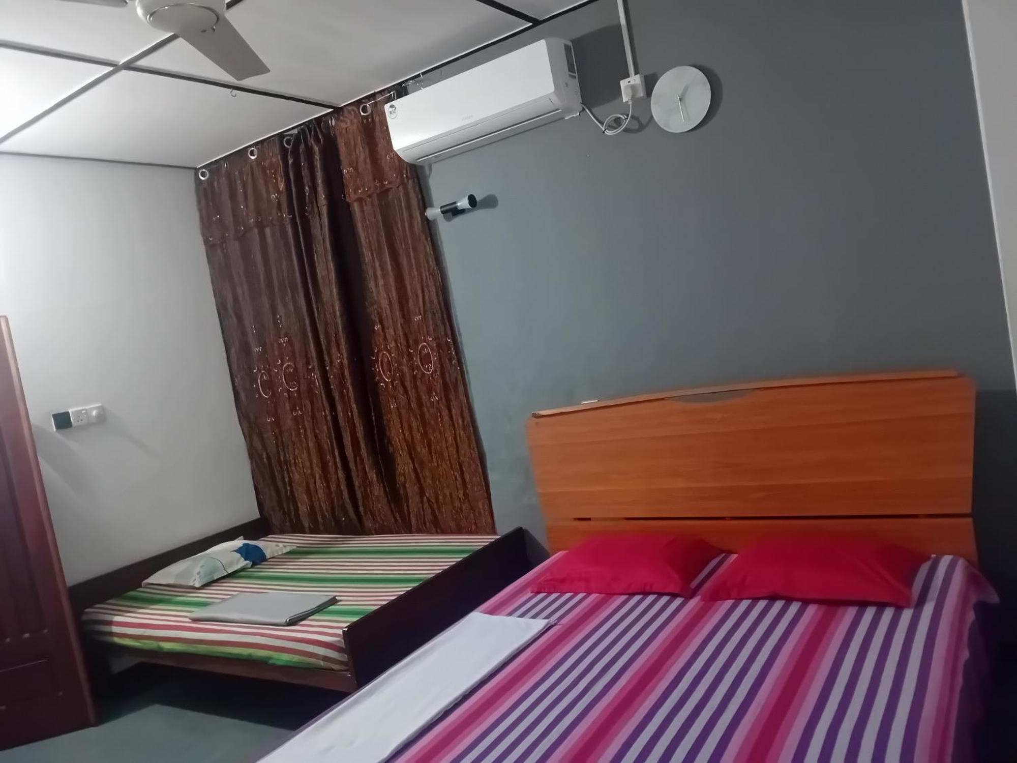 Enoch Guest House Mannar Exterior foto